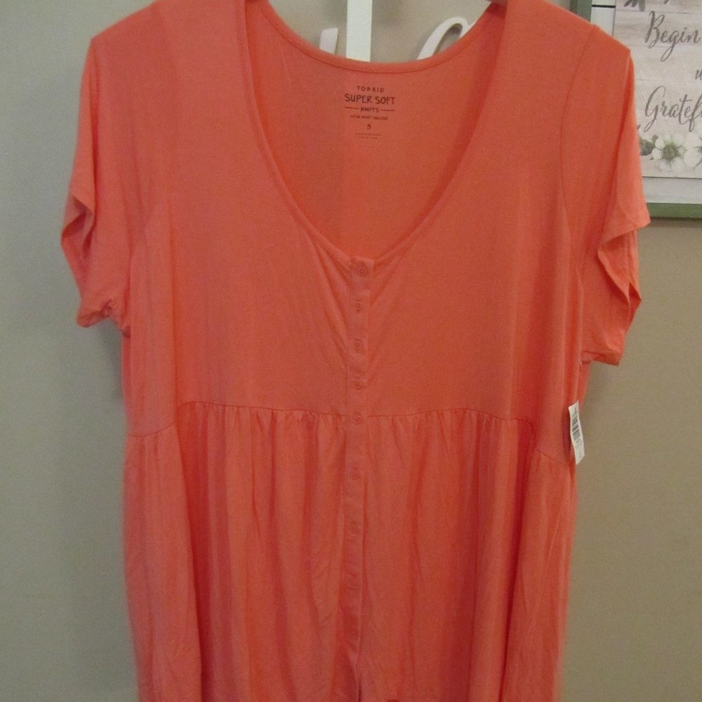 Torrid Super Soft High Low Short Sleeve Top Size 5